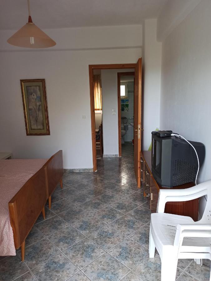 Anastasia - Efthimios Apartments Agios Konstantinos  외부 사진