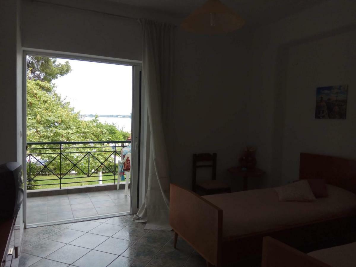 Anastasia - Efthimios Apartments Agios Konstantinos  외부 사진
